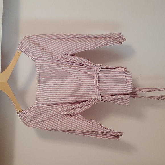 Abercrombie & Fitch striped blouse (burgundy and white). Cropped. Women size L. - Picture 2 of 7